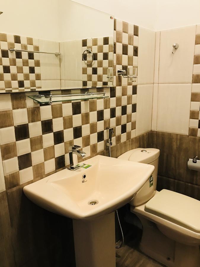 Отель Travellers Halt Ратнапура Экстерьер фото