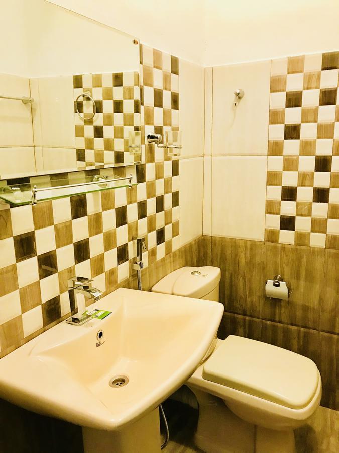 Отель Travellers Halt Ратнапура Экстерьер фото